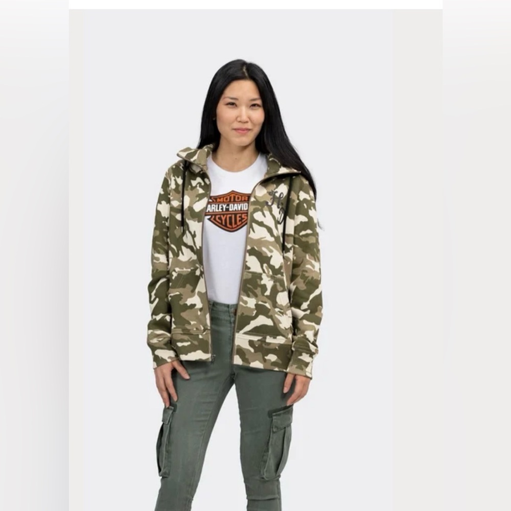 EUC Women's Salute Camouflage Zip Front
Hoodie Size M